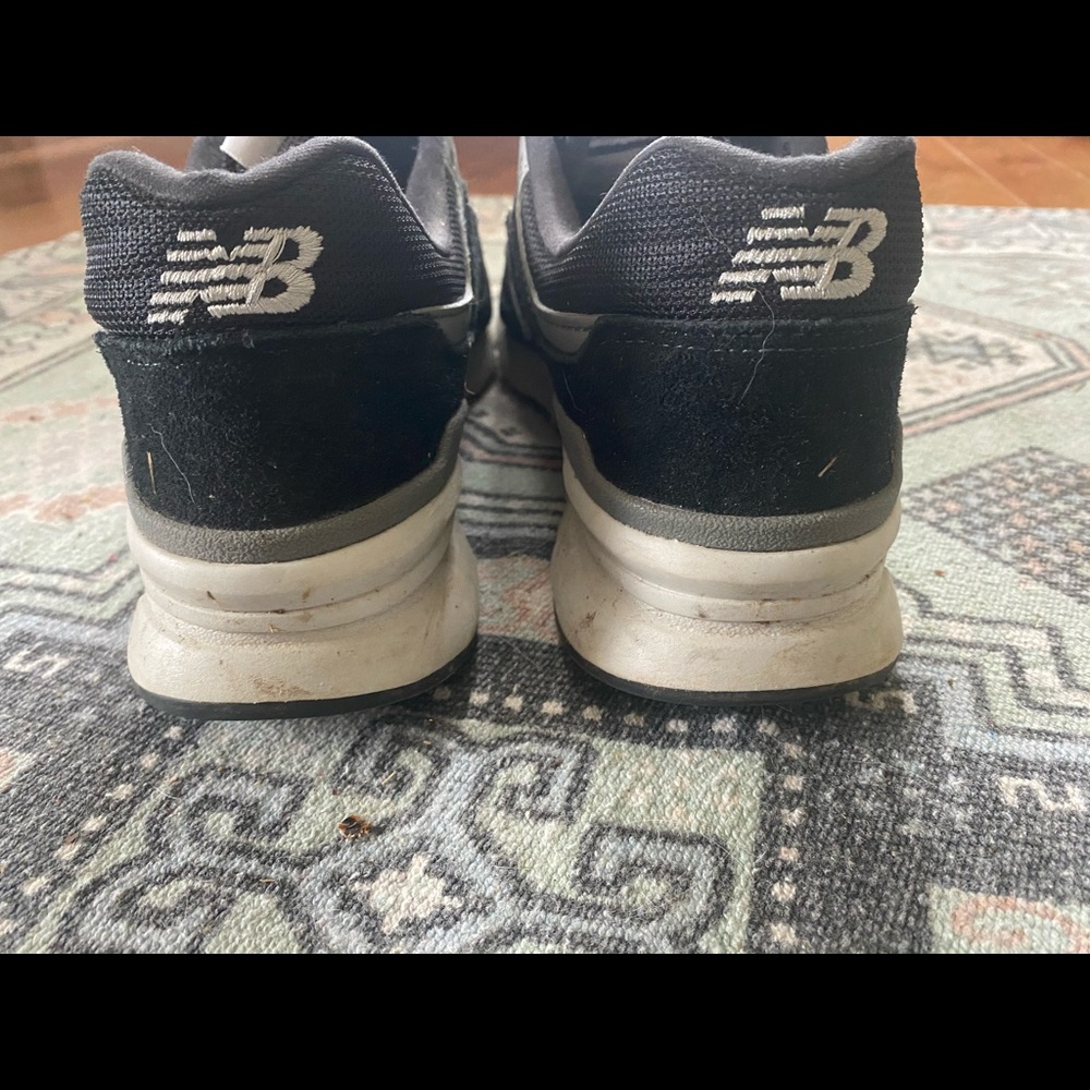 Men’s  black New Balance 997